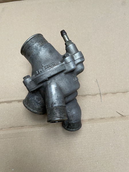 BMW M5 E28 Thermostat housing M88 M88/3   M6 E24
